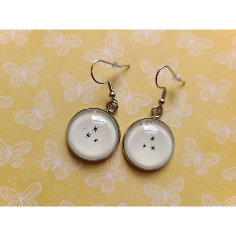 Page Stars pendant earrings made with Harry Potter book pages